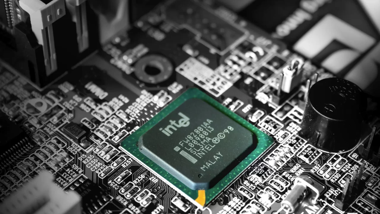 選択的カラー写真のIntelコンピュータプロセッサ